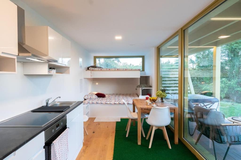 Holiday House Hona Lux Velike Lasce المظهر الخارجي الصورة
