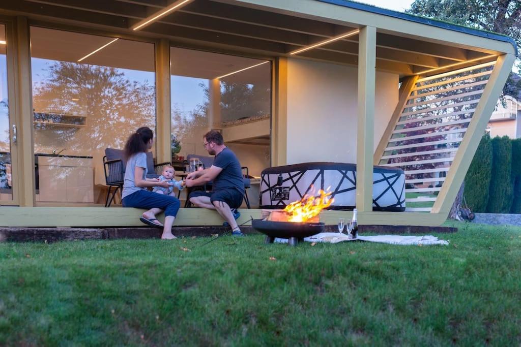 Holiday House Hona Lux Velike Lasce المظهر الخارجي الصورة