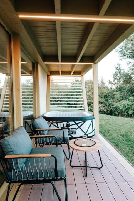 Holiday House Hona Lux Velike Lasce المظهر الخارجي الصورة