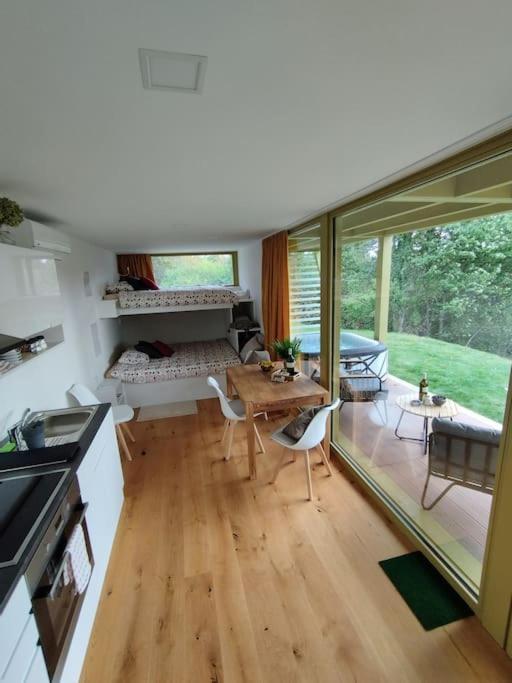 Holiday House Hona Lux Velike Lasce المظهر الخارجي الصورة