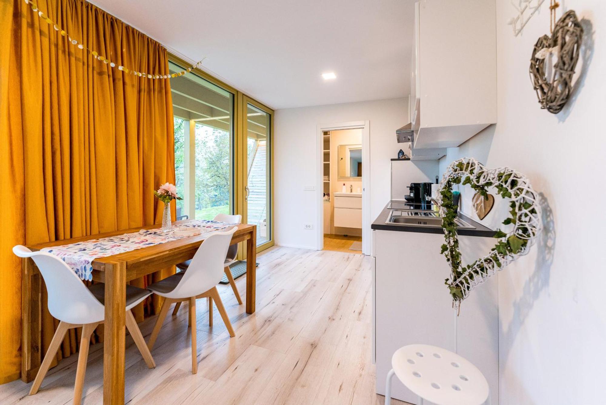 Holiday House Hona Lux Velike Lasce المظهر الخارجي الصورة