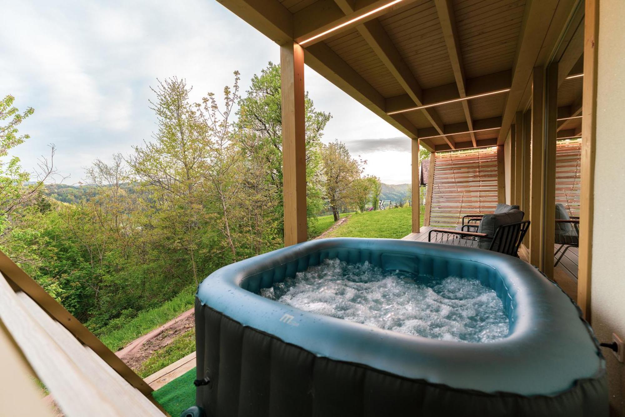 Holiday House Hona Lux Velike Lasce المظهر الخارجي الصورة